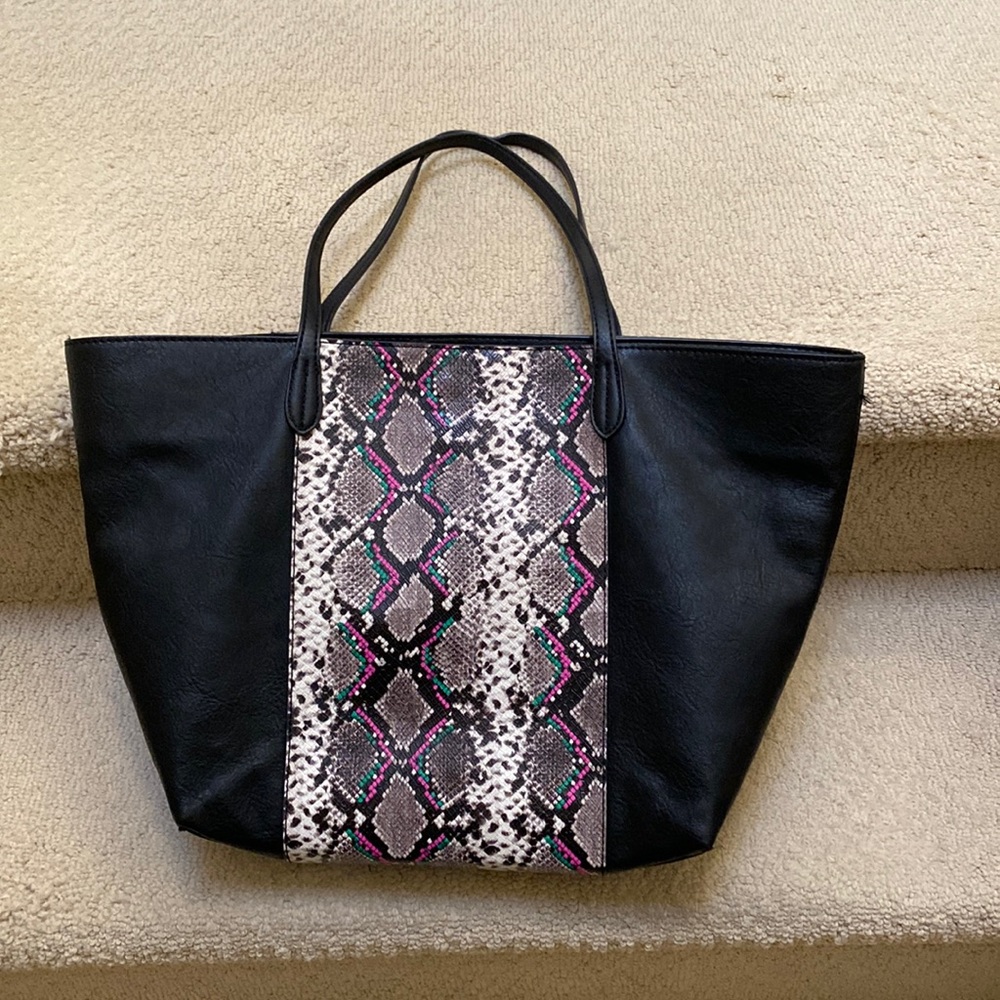 Large black tote with print accent